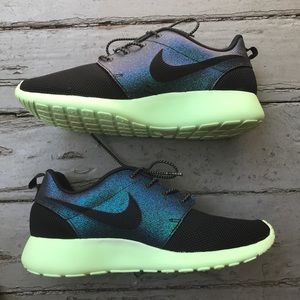 Nike Roshe Women's Sneakers - Worn once!